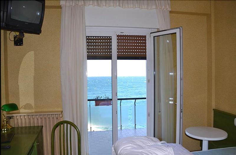 Hotel Caribe - Garda Lake Collection Brenzone sul Garda Exterior foto